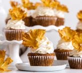 Rooted in Southern tradition, our allergy-friendly Hummingbird Cupcakes have warm notes of pineapple and banana. Just perfect for spring.